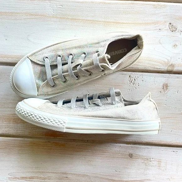 Girls Converse Shoes - Picture 2 of 6